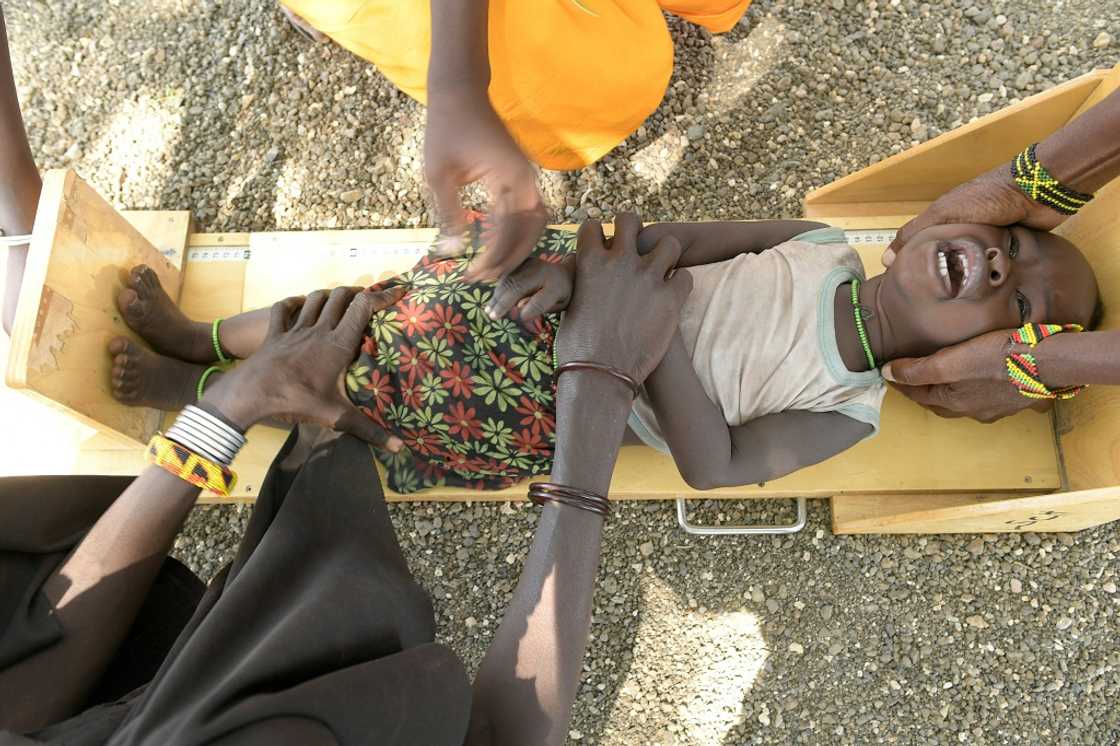 RUTF does not require refrigeration and can be eaten from the packet without preparation or assistance from a healthcare professional RUTF does not require refrigeration and can be eaten from the packet without preparation or assistance from a healthcare professional