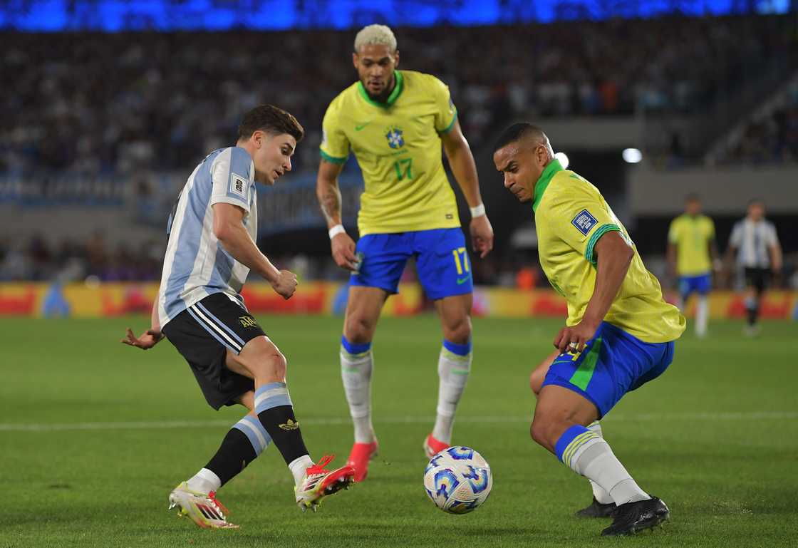 Julian Alvarez of Argentina and Murillo of Brazil battle for the ball during the South of American FIFA World Cup 2026 Qualifier between Argentina and Brazil at Estadio Más Monumental Antonio Vespucio Liberti on March 25, 2025 in Buenos Aires, Argentina Julian Alvarez of Argentina and Murillo of Brazil battle for the ball during the South of American FIFA World Cup 2026 Qualifier between Argentina and Brazil at Estadio Más Monumental Antonio Vespucio Liberti on March 25, 2025 in Buenos Aires, Argentina