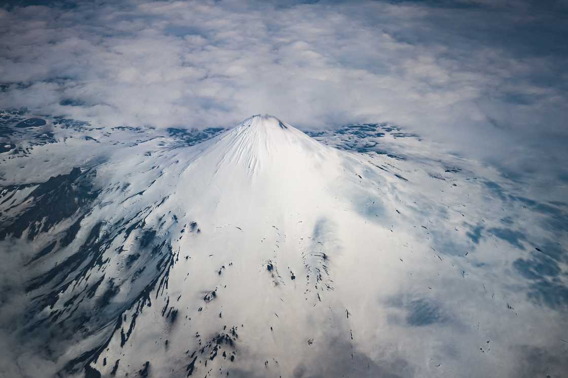 Famous volcanoes Famous volcanoes