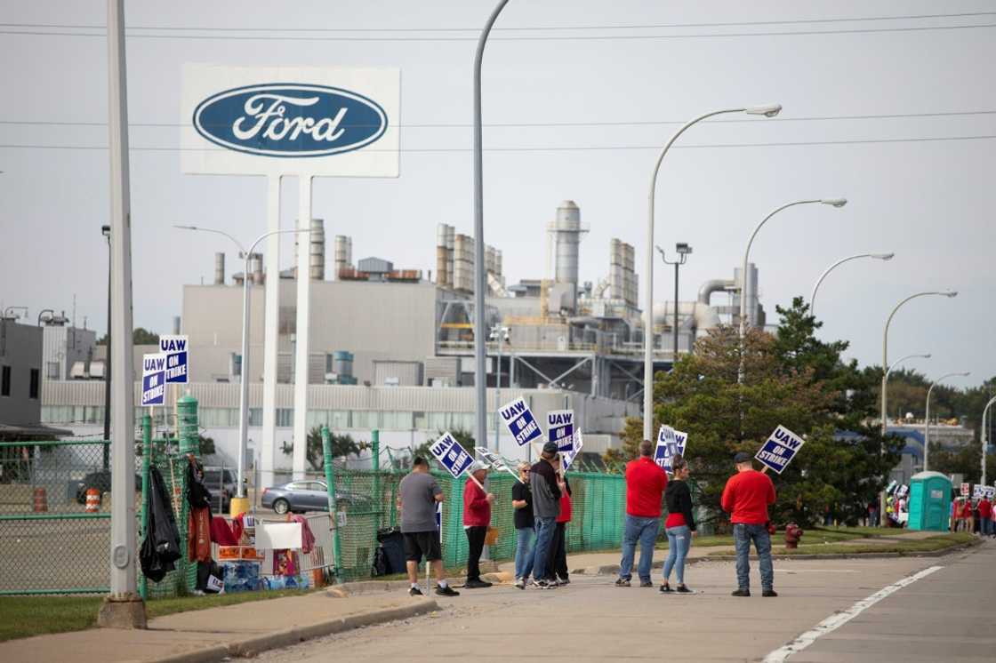 United Auto Workers members strike at the Ford Michigan Assembly Plant on September 16, 2023 in Wayne, Michigan United Auto Workers members strike at the Ford Michigan Assembly Plant on September 16, 2023 in Wayne, Michigan