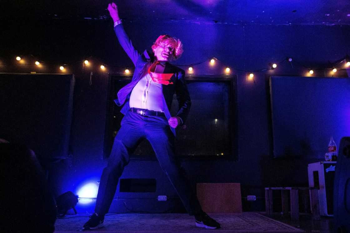 Rob 'Donald Trump' Palmer performs his winning Trump-imbued performance of Green Day's 'American Idiot' Rob 'Donald Trump' Palmer performs his winning Trump-imbued performance of Green Day's 'American Idiot'