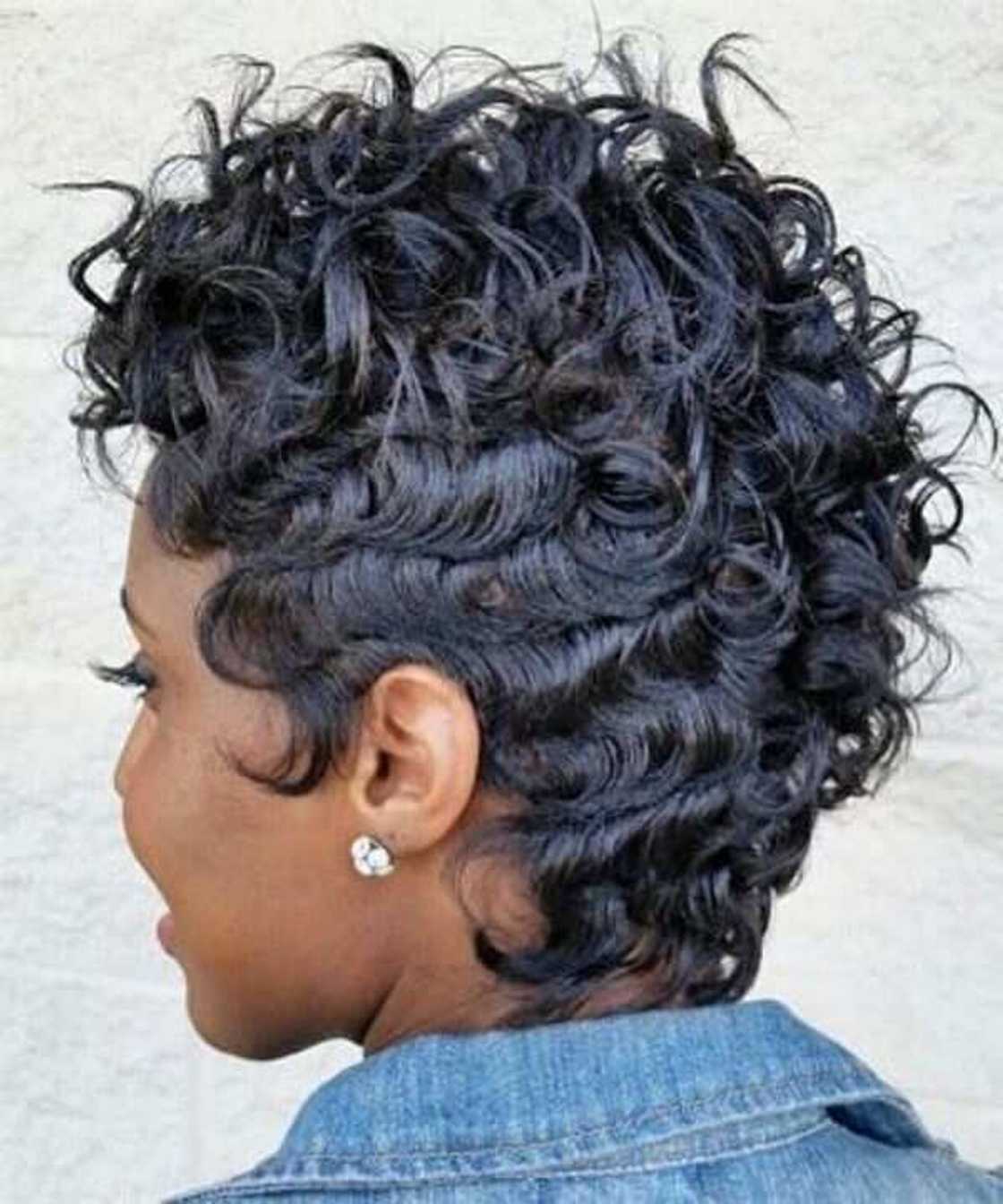 pineapple hairstyle for short natural hair