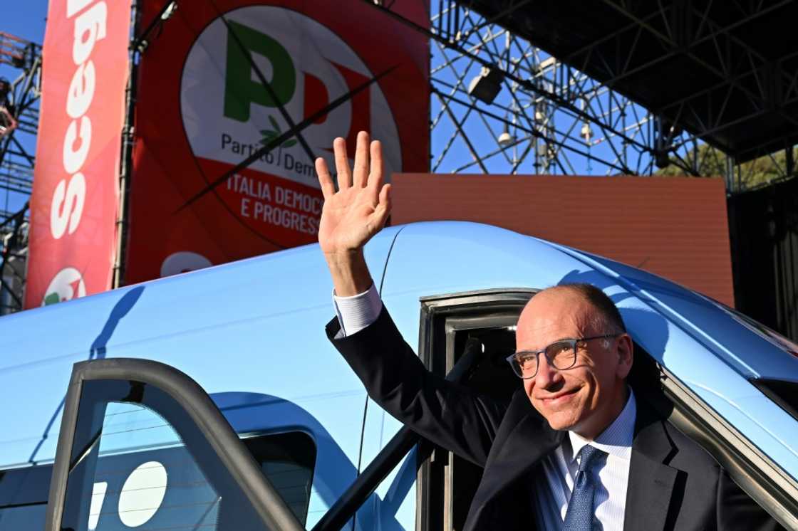Enrico Letta arrived at his final rally in an electric van Enrico Letta arrived at his final rally in an electric van