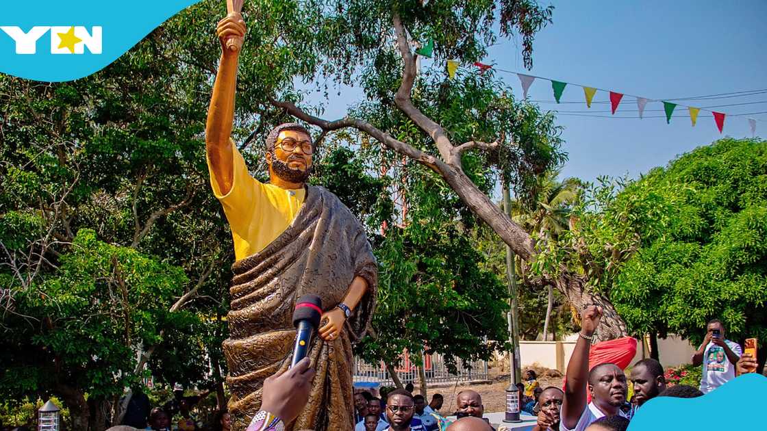 JJ Rawlings Statue at Keta, Jerry John Rawlings, Zenator Agyeman-Rawlings, Nana Konadu Agyeman-Rawlings, Statues of Presidents in Ghana, Remembering JJ Rawlings