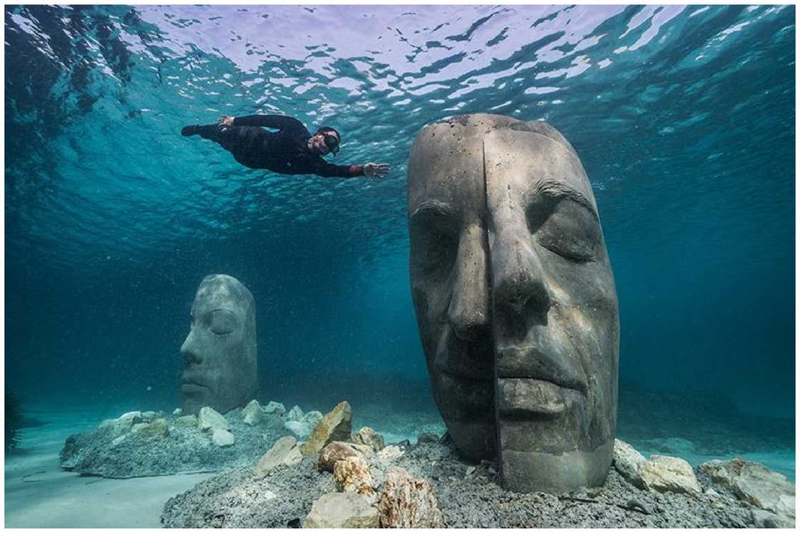 underwater statues