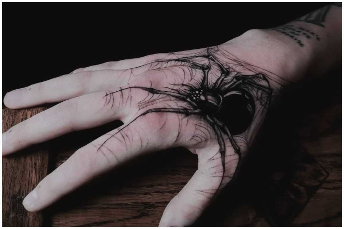 Hand tattoos for men Hand tattoos for men