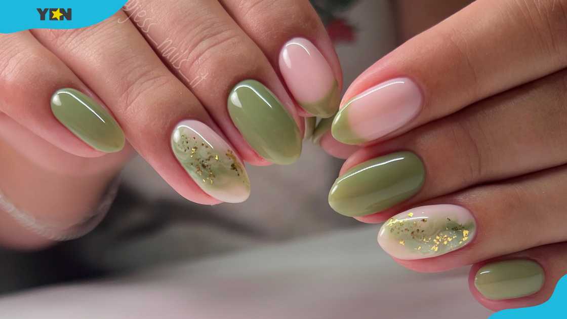 Olive green and gold manicure Olive green and gold manicure