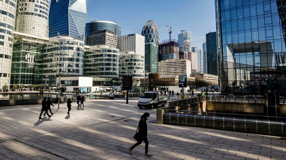 La Defense, like other business districts, was impacted by pandemic restrictions and then a higher level of working from home La Defense, like other business districts, was impacted by pandemic restrictions and then a higher level of working from home