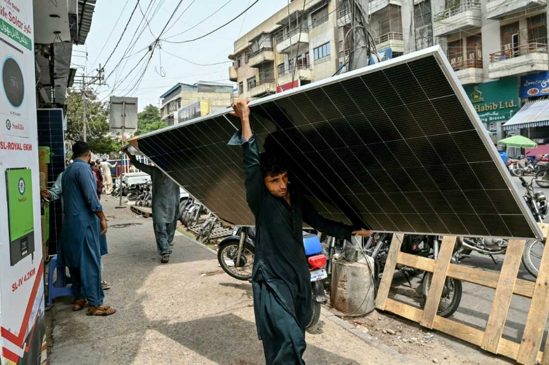 Pakistanis are increasingly ditching the national grid in favour of solar power, prompting a boom in rooftop panels