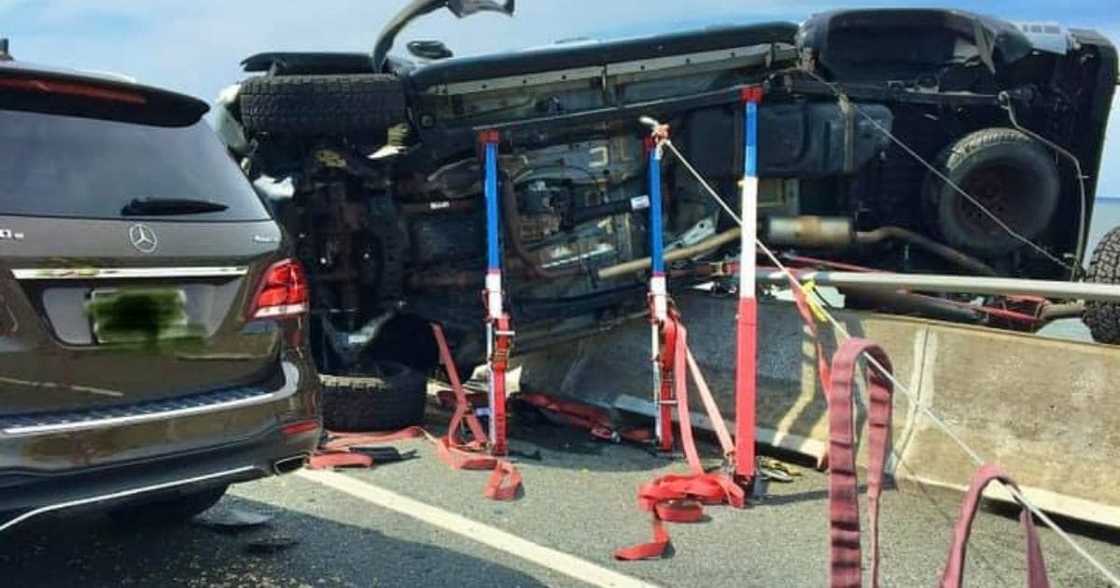 Good Samaritan Jonathan Bauer is hailed as a hero for saving a two-year-old toddler off a 25-metre bridge. Image: Facebook/Youtube Good Samaritan Jonathan Bauer is hailed as a hero for saving a two-year-old toddler off a 25-metre bridge. Image: Facebook/Youtube