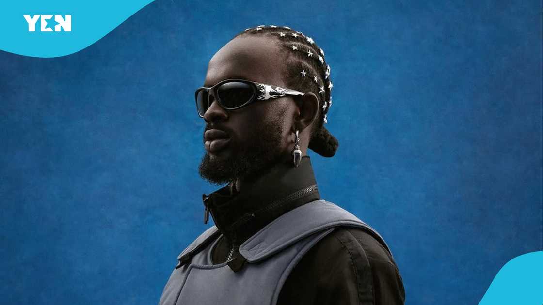 Black Sherif, Blacko, Ghanaian musician, Takoradi fans, Western Region, pelt sachet water Black Sherif, Blacko, Ghanaian musician, Takoradi fans, Western Region, pelt sachet water