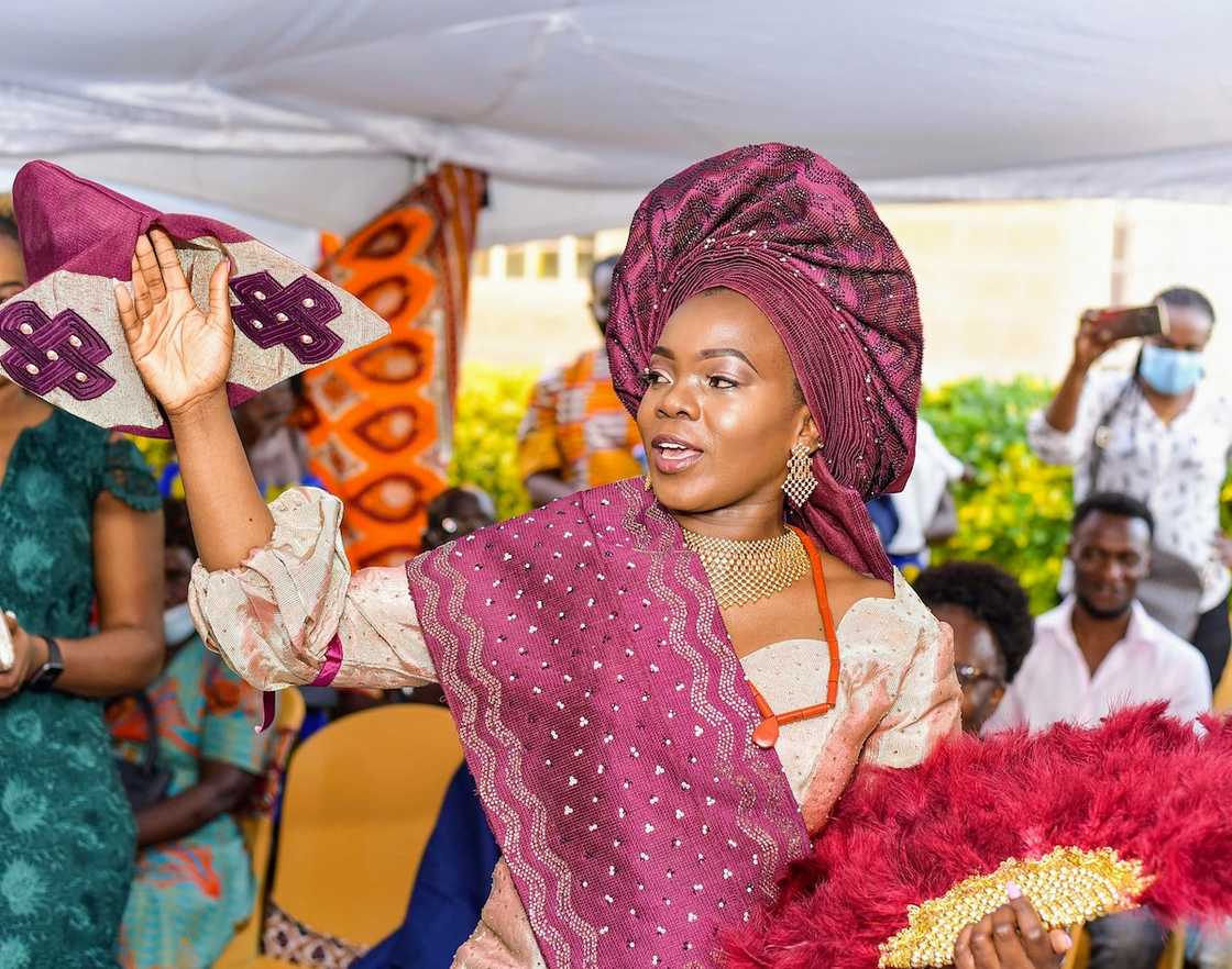 Luo bride, Nigerian hubby stun in beautiful African attire during traditional wedding Luo bride, Nigerian hubby stun in beautiful African attire during traditional wedding