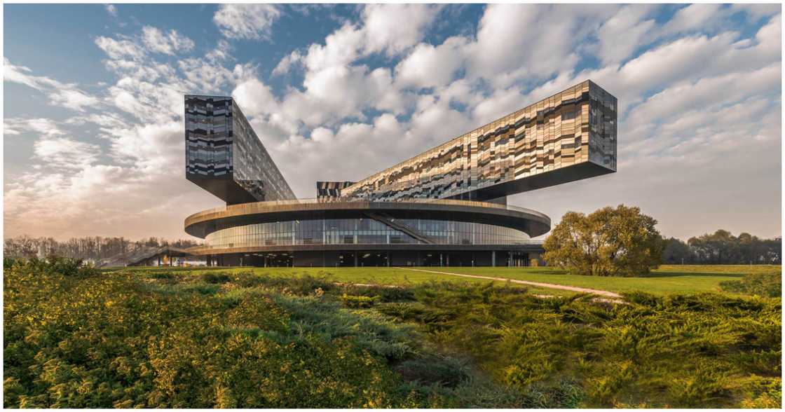 Moscow School of Management, Russia Moscow School of Management, Russia