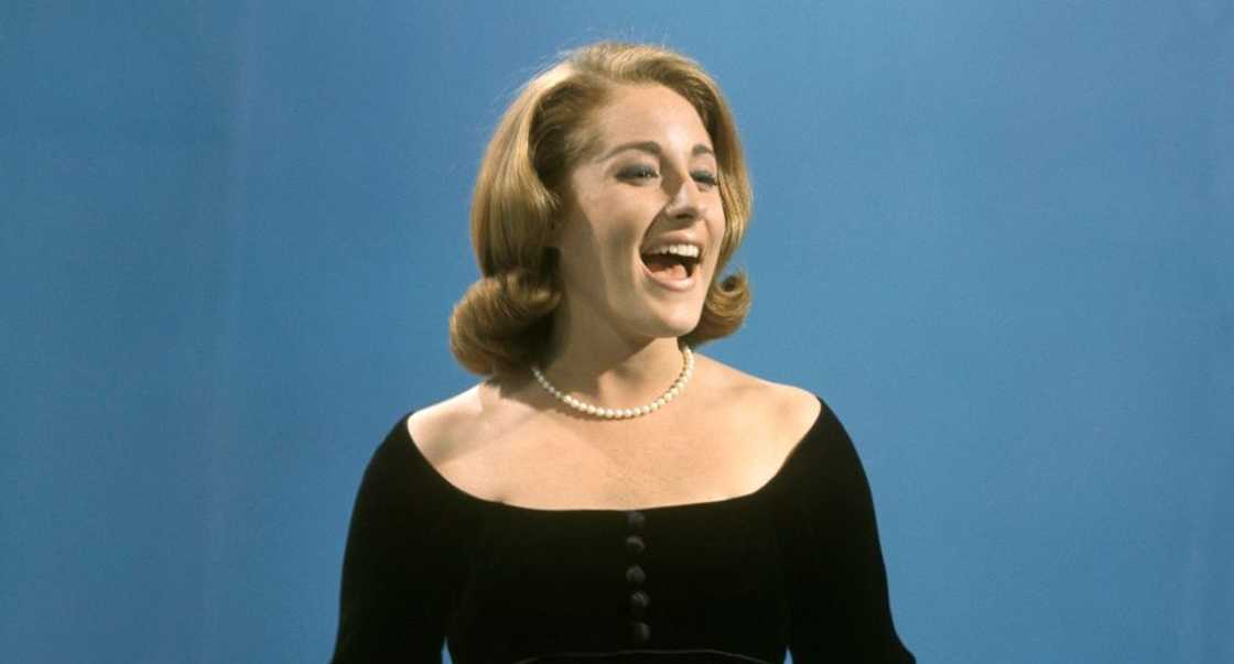 Who were popular female singers in the 70s? Who were popular female singers in the 70s?