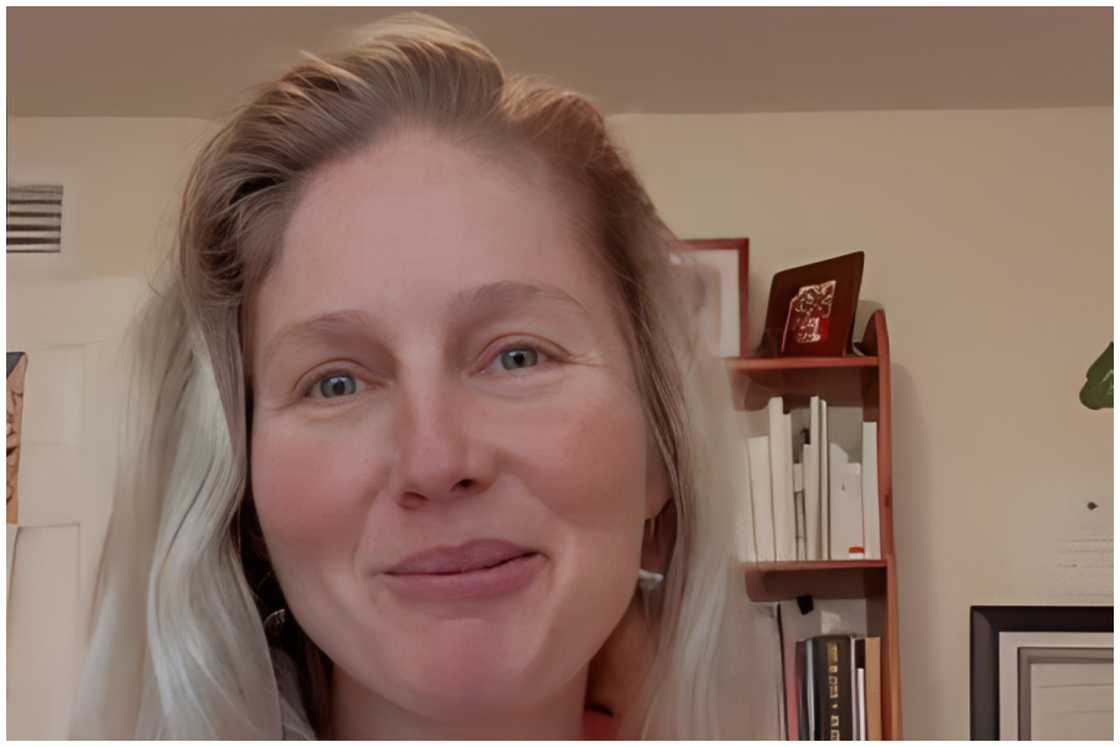 Jessica, resting indoors. Jessica, resting indoors.