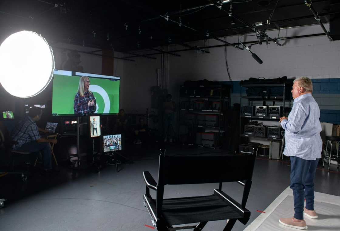 Set phrases to stun: despite teething problems the veteran actor delivered his lines to the audience in Sydney Set phrases to stun: despite teething problems the veteran actor delivered his lines to the audience in Sydney