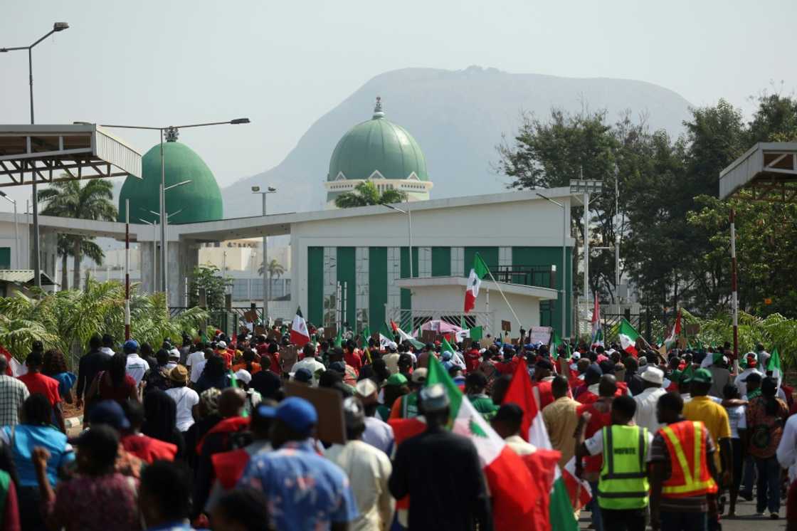 Protestors march towards Nigeria's National Assembly Protestors march towards Nigeria's National Assembly