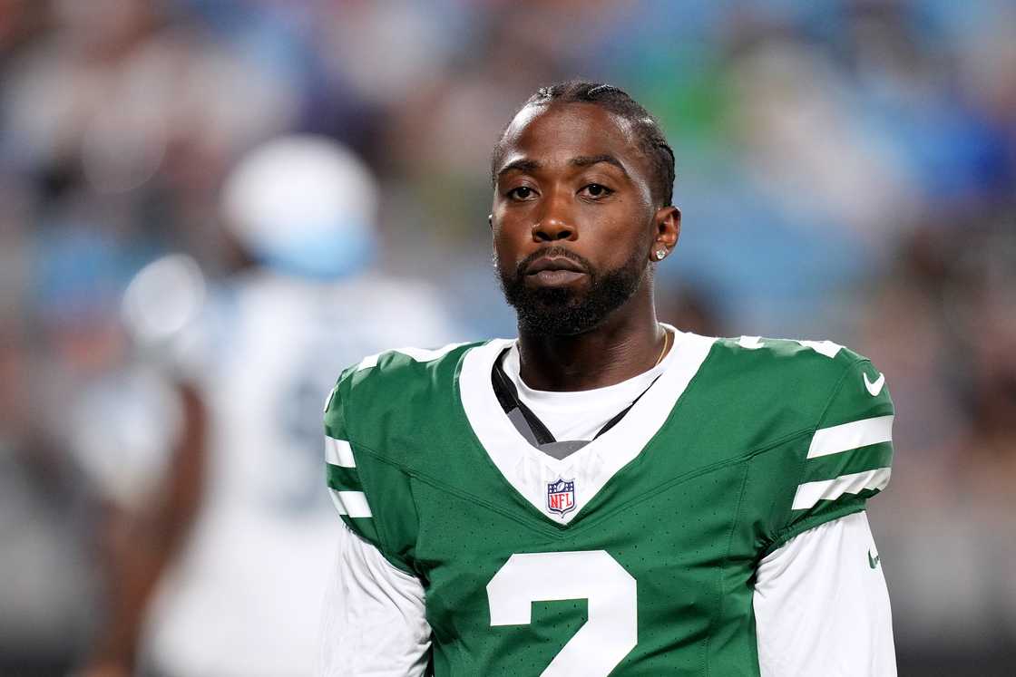 Tyrod Taylor #2 of the New York Jets looks on during the first half of their preseason game against the Carolina Panthers in North Carolina. Tyrod Taylor #2 of the New York Jets looks on during the first half of their preseason game against the Carolina Panthers in North Carolina.