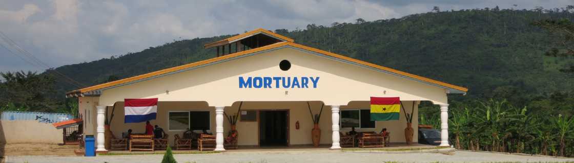V/R: Man beats wife to death; secretly deposits her body at mortuary V/R: Man beats wife to death; secretly deposits her body at mortuary