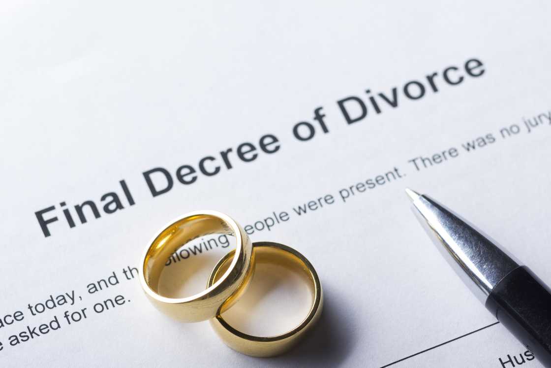 A divorce decree form.