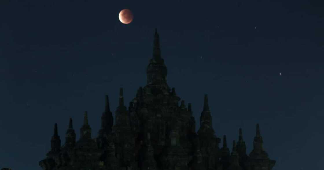 ‘Super Blood Moon’: Dramatic Photos From Around the World of Annual Lunar Eclipse ‘Super Blood Moon’: Dramatic Photos From Around the World of Annual Lunar Eclipse