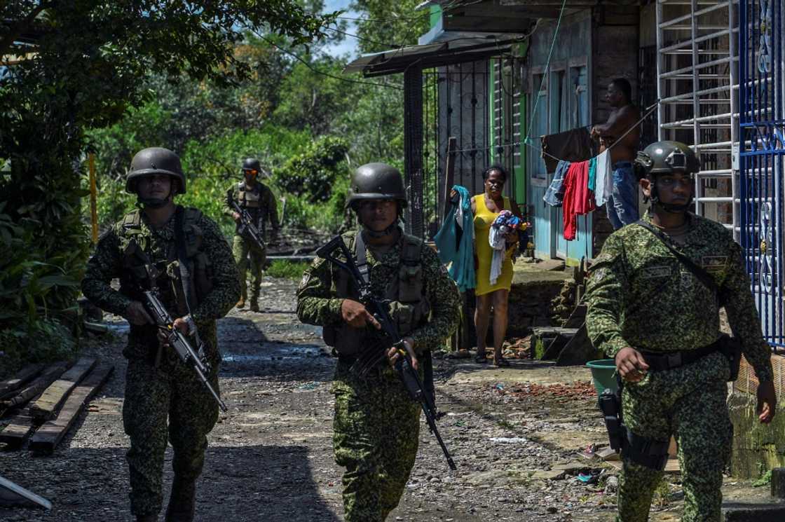 Soldiers and police deployed in Buenaventura face an uphill battle Soldiers and police deployed in Buenaventura face an uphill battle