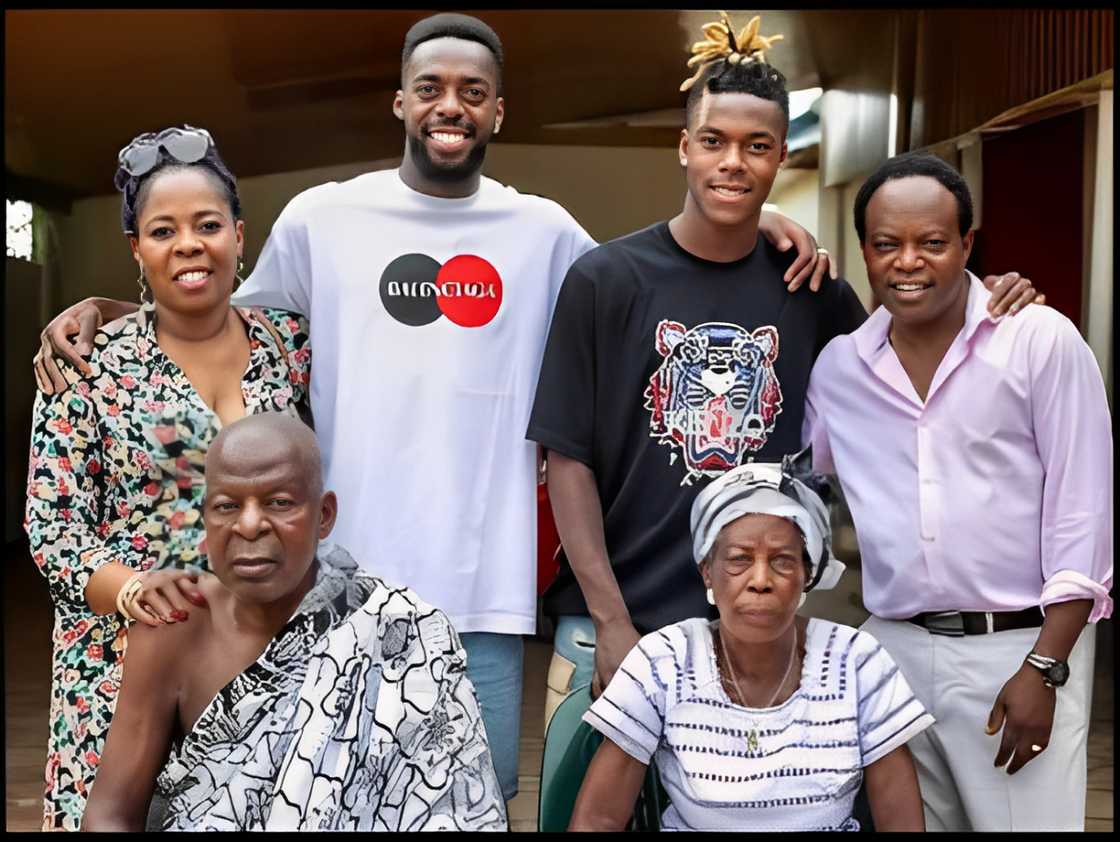 Inaki Williams: Ghanaian player flaunts adorable family, photo warms hearts Inaki Williams: Ghanaian player flaunts adorable family, photo warms hearts