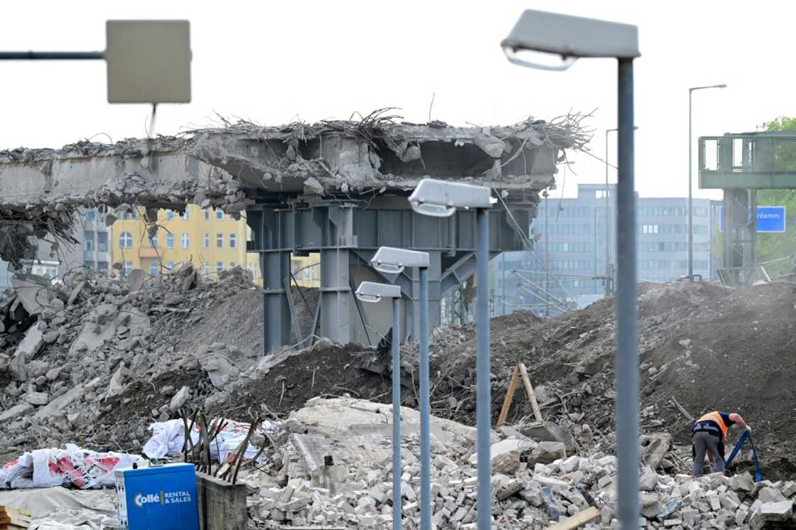 A demolished section of the 'Ringbahn' bridge of the A100 motorway in Berlin's Charlottenburg district A demolished section of the 'Ringbahn' bridge of the A100 motorway in Berlin's Charlottenburg district