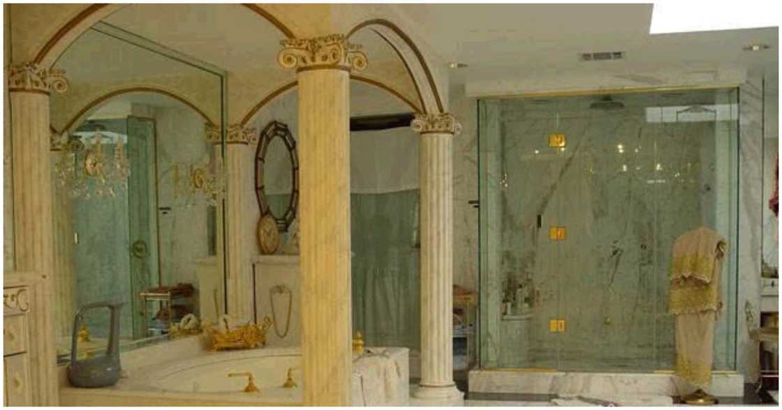 The bathroom of Robert Mugabe's villa