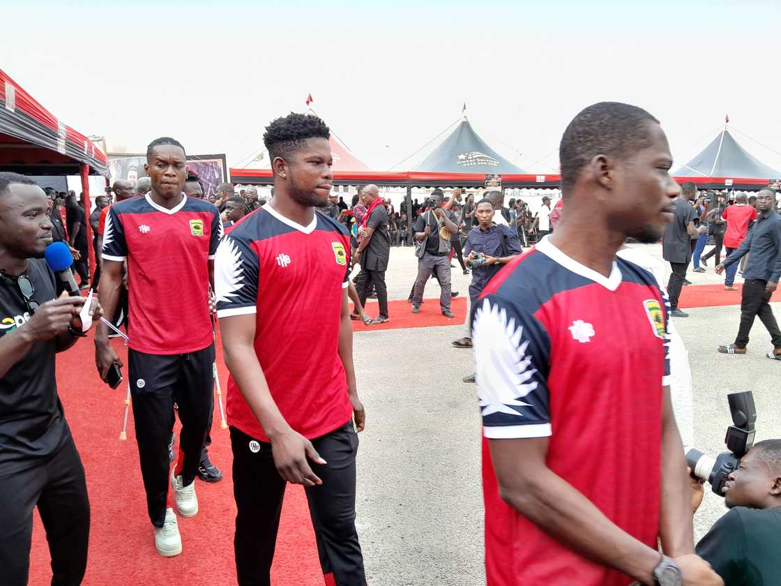 Asante Kotoko players and technical team greeting at the one week observation ceremony of the late Francis Yaw Frimpong aka Pooley on February 16 in Kumasi Asante Kotoko players and technical team greeting at the one week observation ceremony of the late Francis Yaw Frimpong aka Pooley on February 16 in Kumasi
