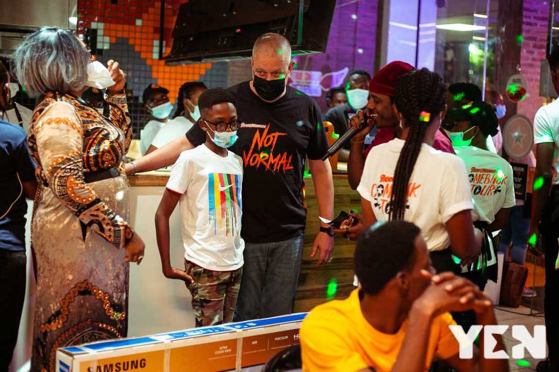 RocoMamas marks 1st anniversary, rewards customers with valuable prizes RocoMamas marks 1st anniversary, rewards customers with valuable prizes