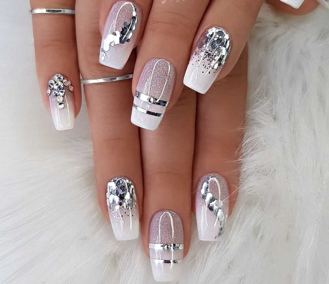 Glittered milky nails