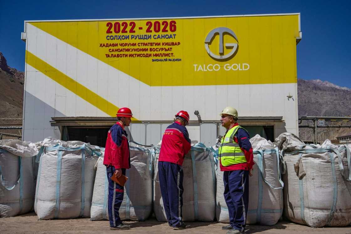 The complex operation was only made possible by huge Chinese investment The complex operation was only made possible by huge Chinese investment