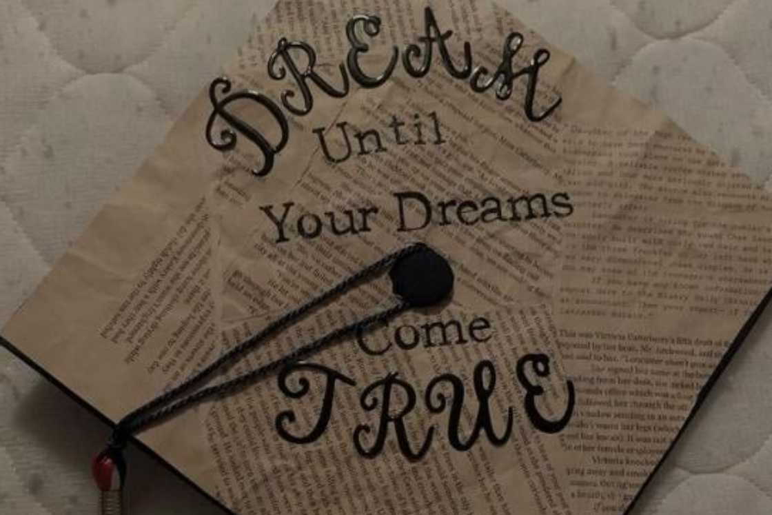 Best graduation cap ideas Best graduation cap ideas
