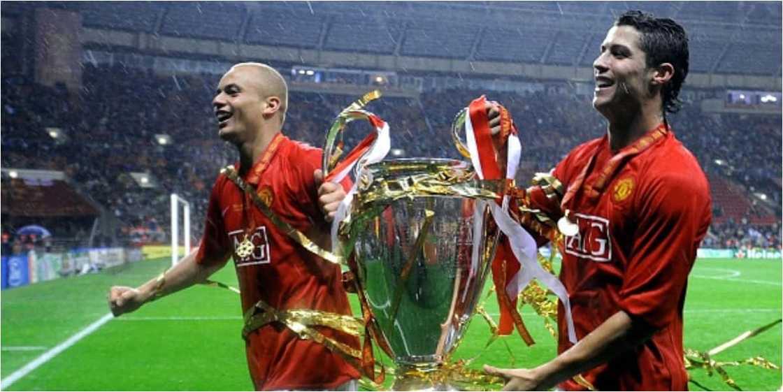 Roanldo spotted at Old Trafford with former teammate he won the Champions League in 2008 Roanldo spotted at Old Trafford with former teammate he won the Champions League in 2008