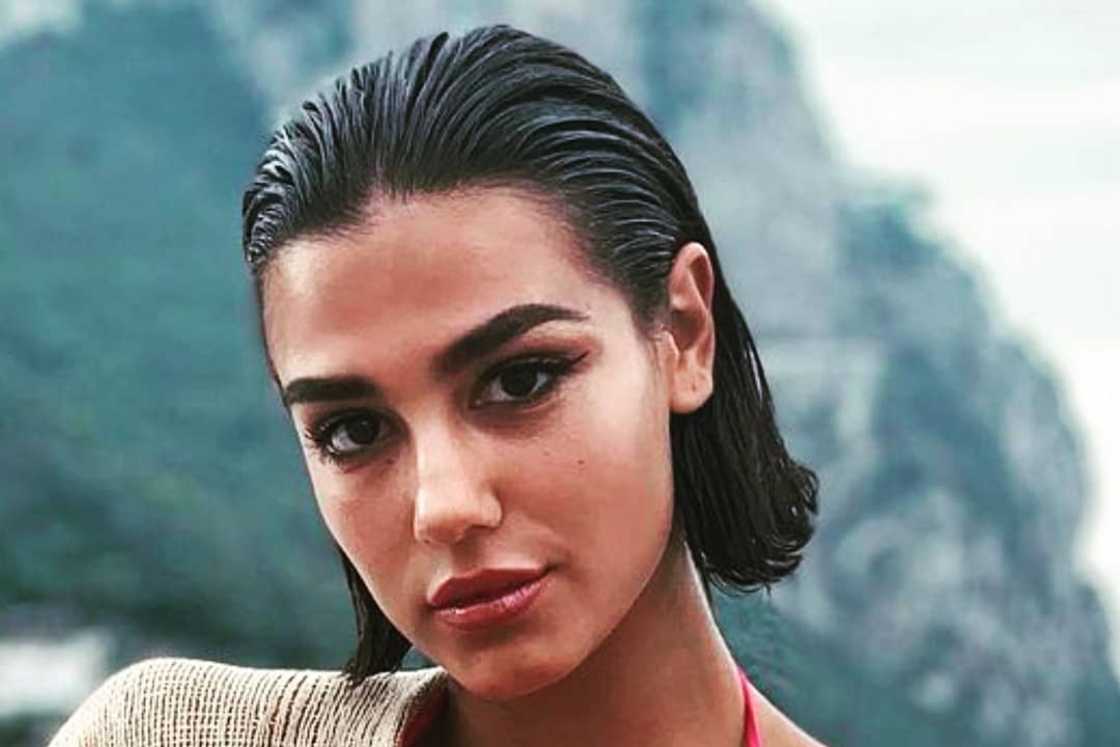 Beautiful short slicked back hairstyle Beautiful short slicked back hairstyle