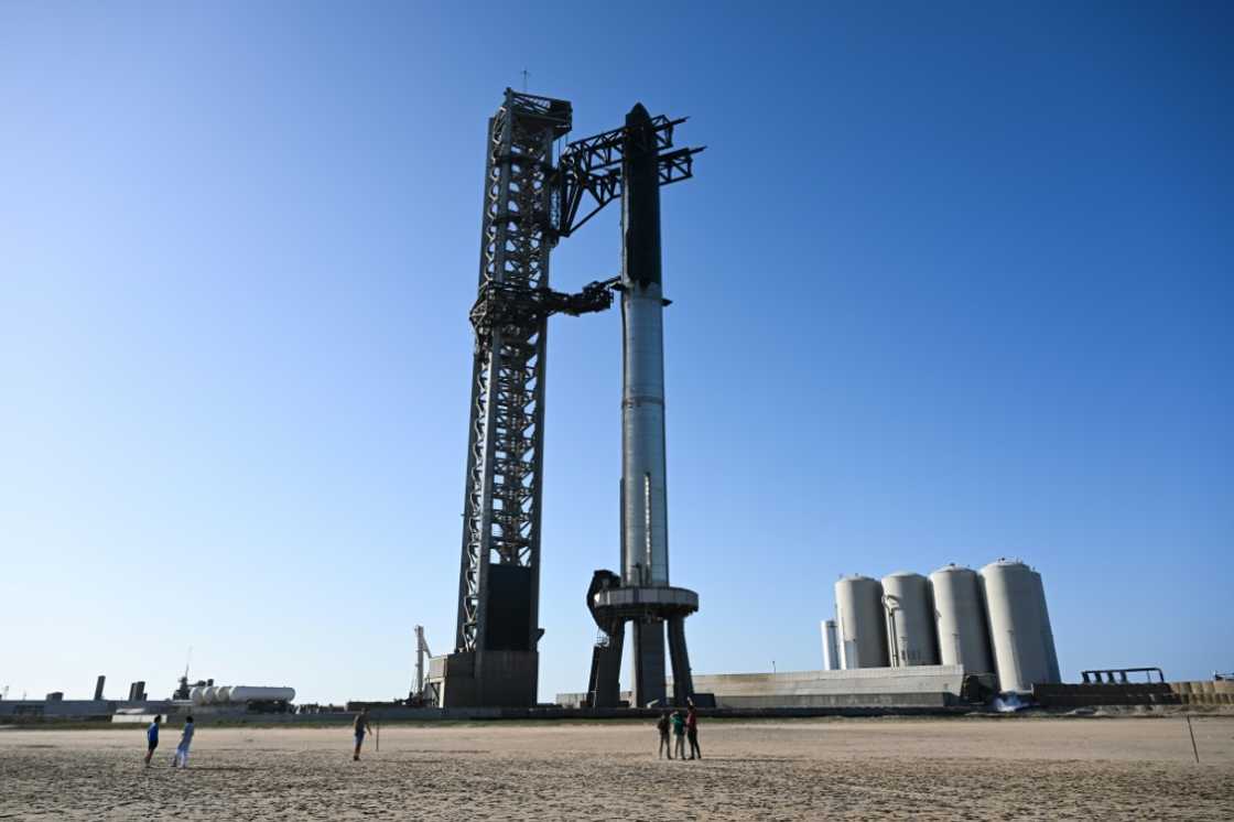 Starship, which stands 394 feet (120 meters) tall, produces 16.7 million pounds (74.3 Meganewtons) of thrust, more than double that of the Saturn V rockets used to send Apollo astronauts to the Moon Starship, which stands 394 feet (120 meters) tall, produces 16.7 million pounds (74.3 Meganewtons) of thrust, more than double that of the Saturn V rockets used to send Apollo astronauts to the Moon