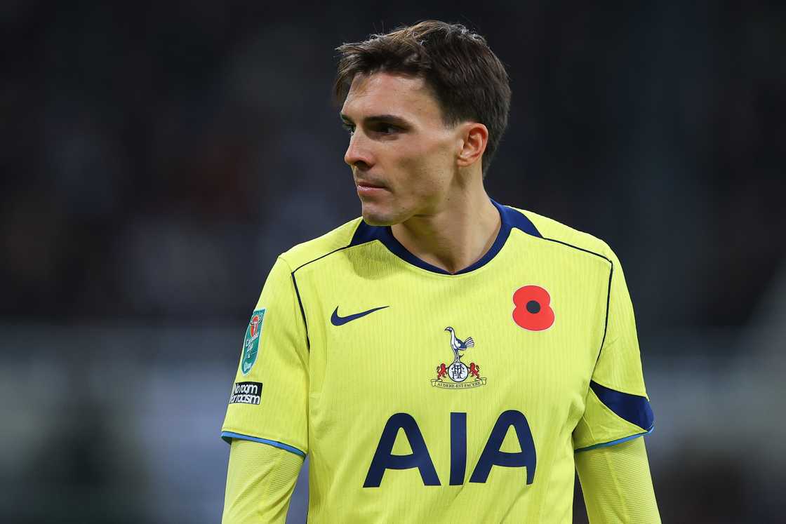 Tottenham Hotspur 2025, Premier League 2025/26, Tottenham midfield, Tottenham signings, Spurs fans reactions, Palhinha transfer news, Tottenham loan deal, Spurs summer signings