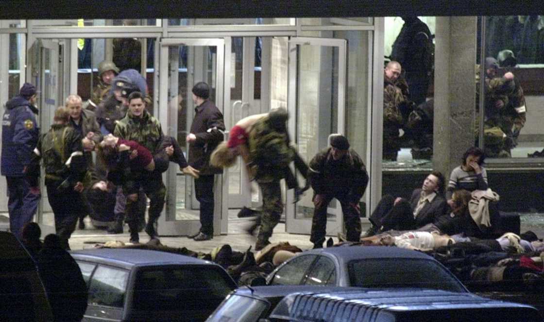 Special forces stormed the Dubrovka theater building in Moscow captured by Chechen militants after three days Special forces stormed the Dubrovka theater building in Moscow captured by Chechen militants after three days