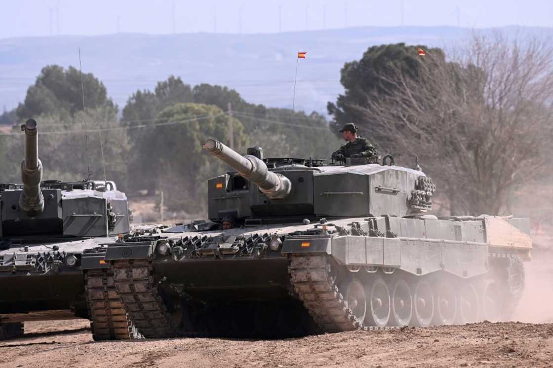 Ukrainian soliders receive armoured manoeuvre training on German-made Leopard 2 battle tanks in Zaragoza, Spain Ukrainian soliders receive armoured manoeuvre training on German-made Leopard 2 battle tanks in Zaragoza, Spain
