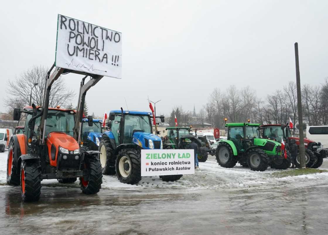 Polish farmers protest against Ukrainian agricultural products. Polish farmers protest against Ukrainian agricultural products.