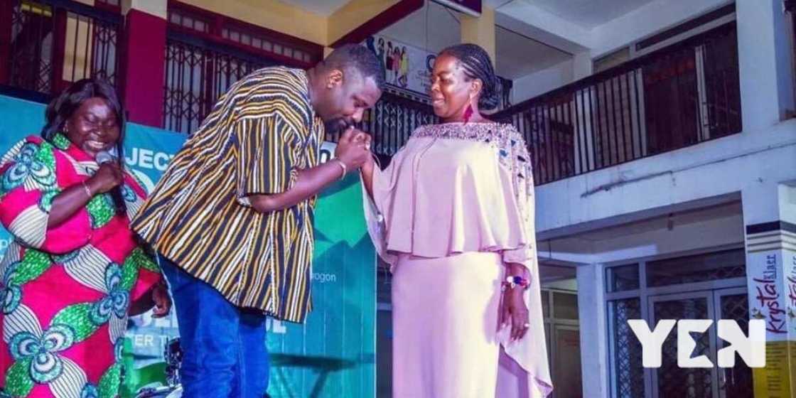 I have a feeling Lydia Alhassan will vote for me - Dumelo reveals I have a feeling Lydia Alhassan will vote for me - Dumelo reveals