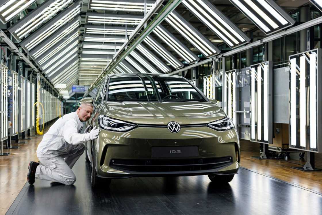570,000 all-electric vehicles to customers last year, a 26-percent increase on 2021 570,000 all-electric vehicles to customers last year, a 26-percent increase on 2021