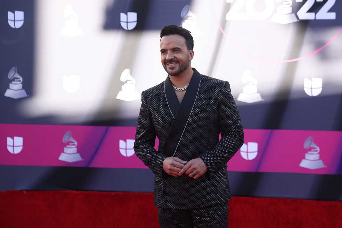 famous Spanish singers famous Spanish singers