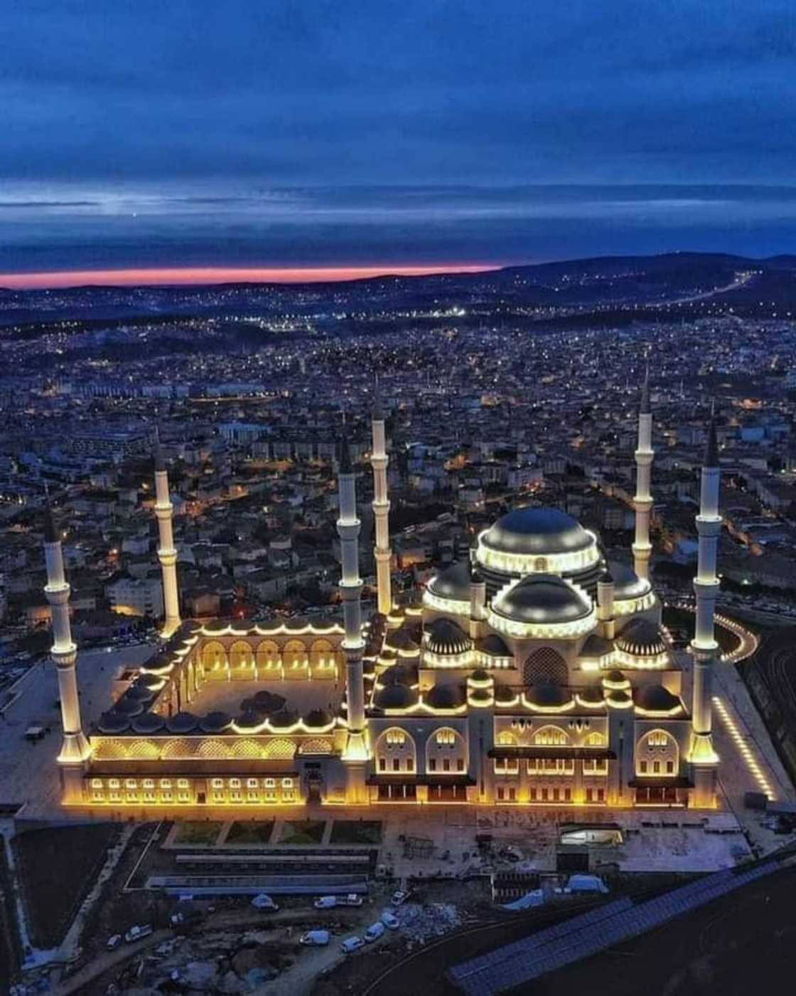 Ghana National Mosque opened and ready for use by the public; photos drop Ghana National Mosque opened and ready for use by the public; photos drop