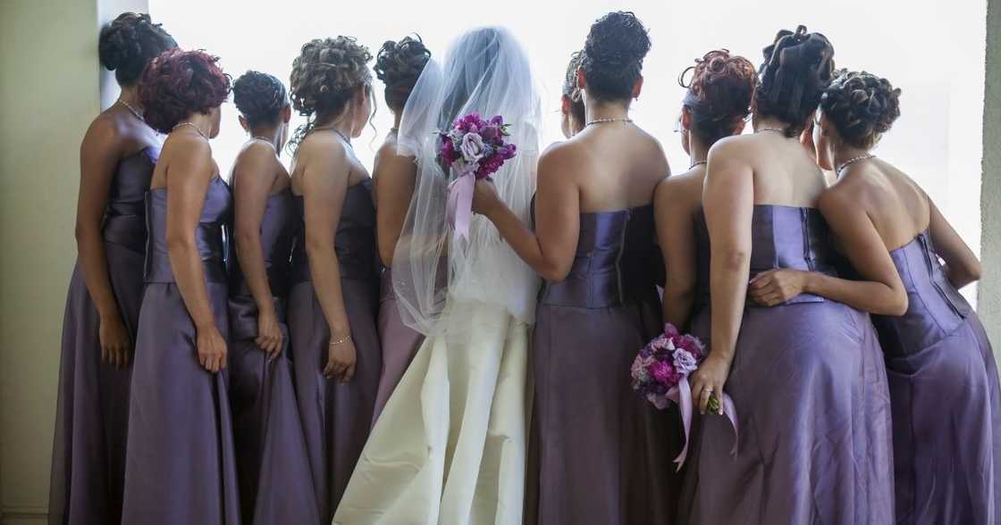 Bride forces bridesmaids to sign 37 rule contract ahead of wedding Bride forces bridesmaids to sign 37 rule contract ahead of wedding