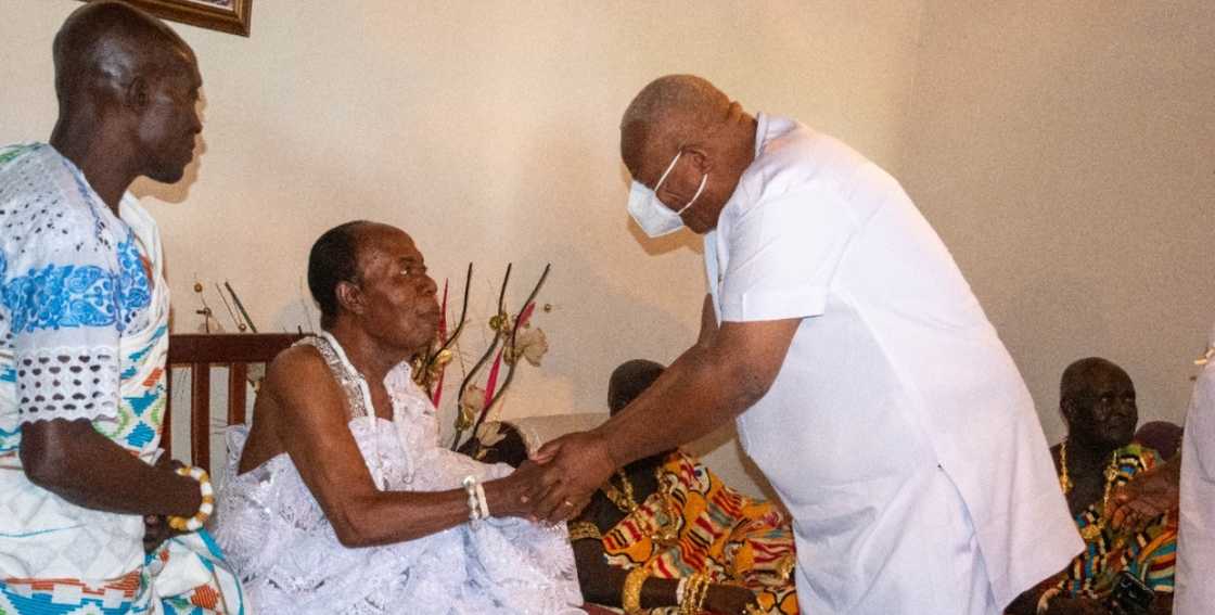 Photo of Professor Joshua Alabi and Amasaman Mantse Photo of Professor Joshua Alabi and Amasaman Mantse