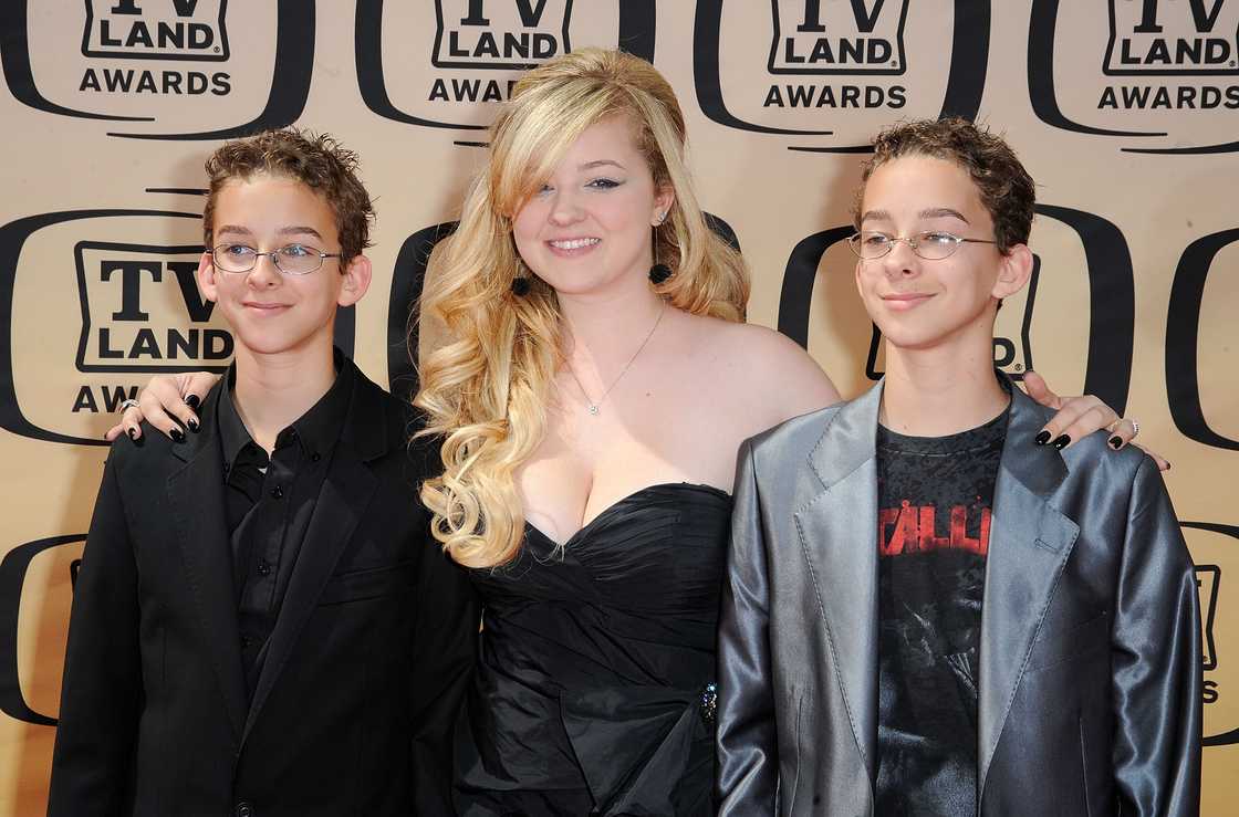 Sawyer, Madylin, and Sullivan Sweeten attend the 8th Annual TV Land Awards held at Sony Studios in Culver City Sawyer, Madylin, and Sullivan Sweeten attend the 8th Annual TV Land Awards held at Sony Studios in Culver City
