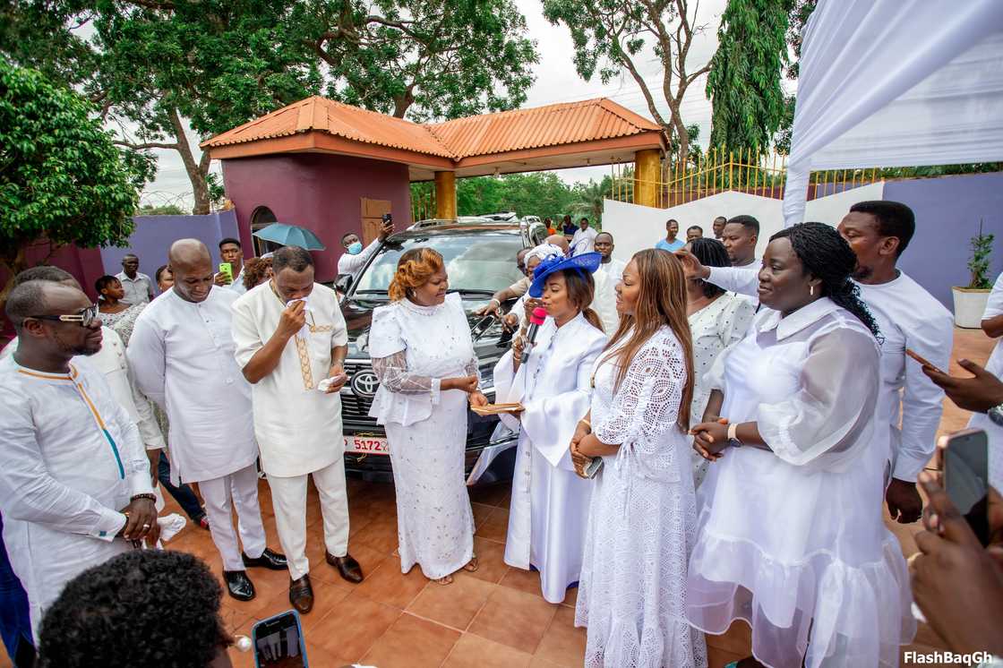 Reverend Sam Korankye Ankrah gift Rev Christy Doe Tetteh a brand new V8. Reverend Sam Korankye Ankrah gift Rev Christy Doe Tetteh a brand new V8.