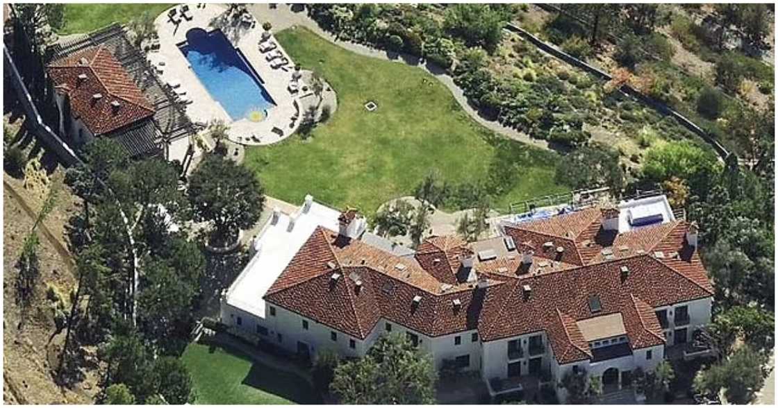 Photo of Drake's Los Angeles mansion Photo of Drake's Los Angeles mansion